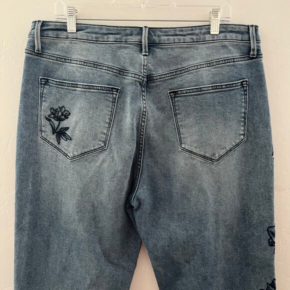 Free People x Driftwood Floral Embroidered Royce Jeans Relaxed Size 34x27 NWT - Picture 10 of 13